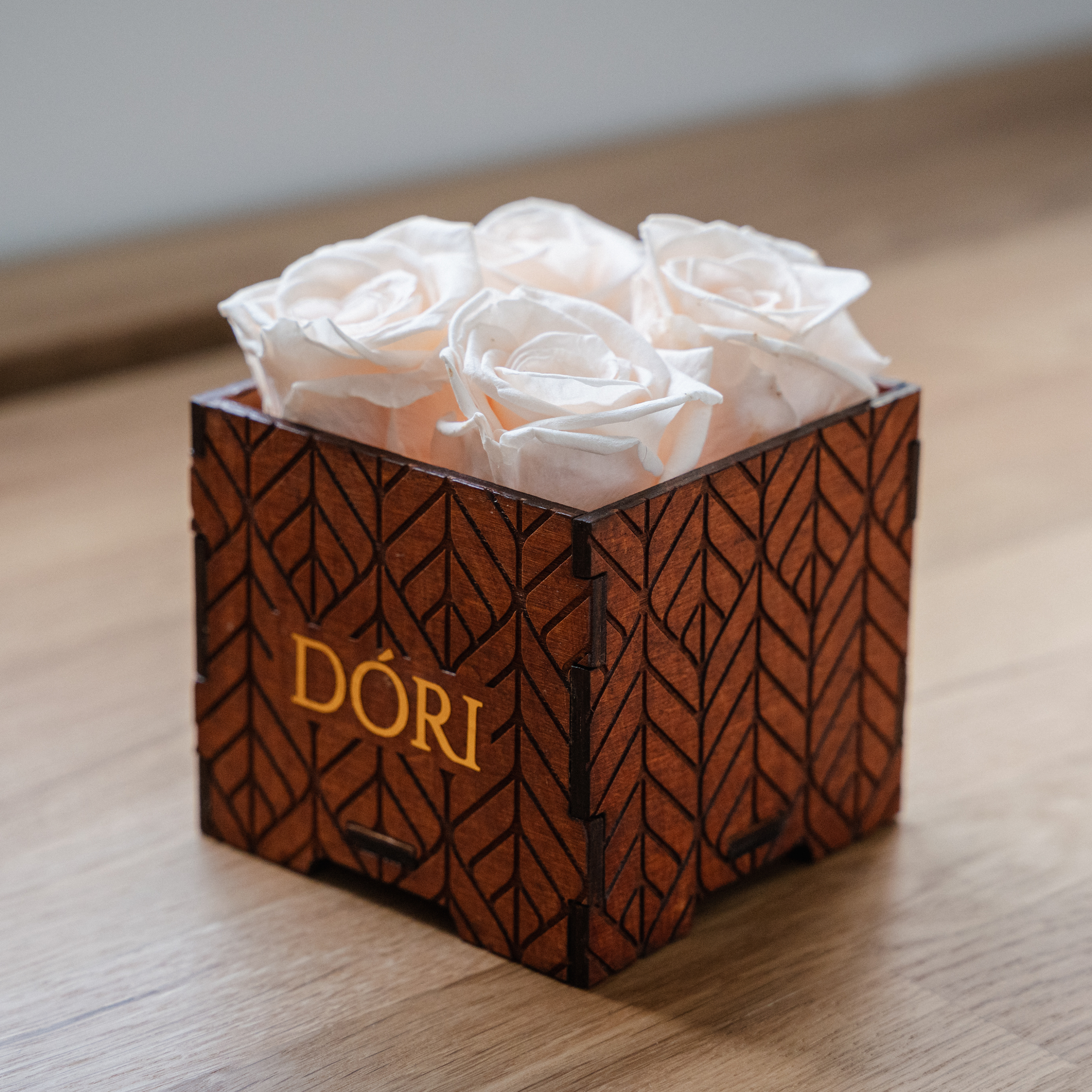 Gravírozott rozsabox egyedi névvel