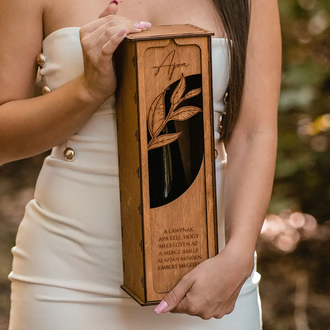 Bortartó egyedi felirattal